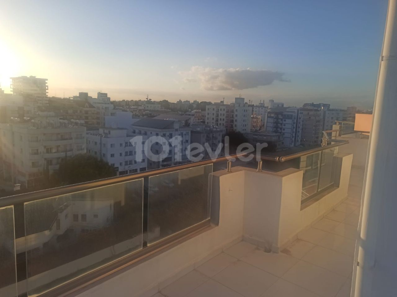 Luxury furnished penthouse in the center of Famagusta