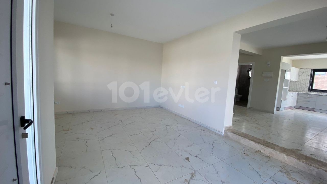 Brand new detached duplex villa in long beach