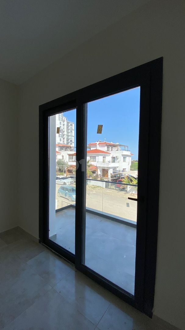 Brand new detached duplex villa in long beach