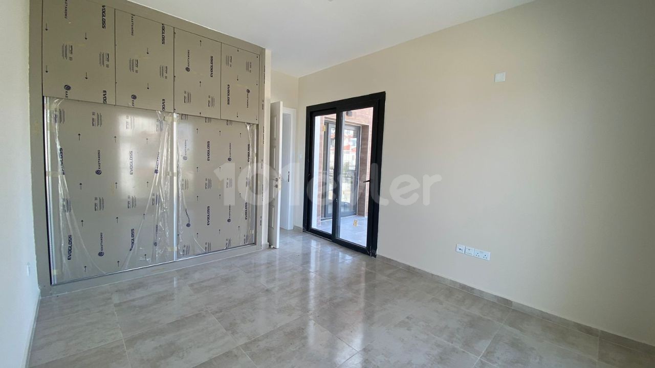 Brand new detached duplex villa in long beach