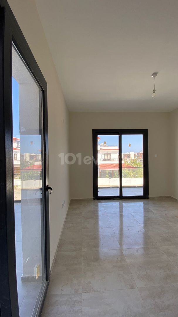 Brand new detached duplex villa in long beach