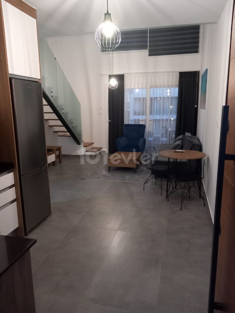 Neue, voll möblierte 1+1-Loft-Wohnung zur Miete auf einem Grundstück in İskele Boğaz