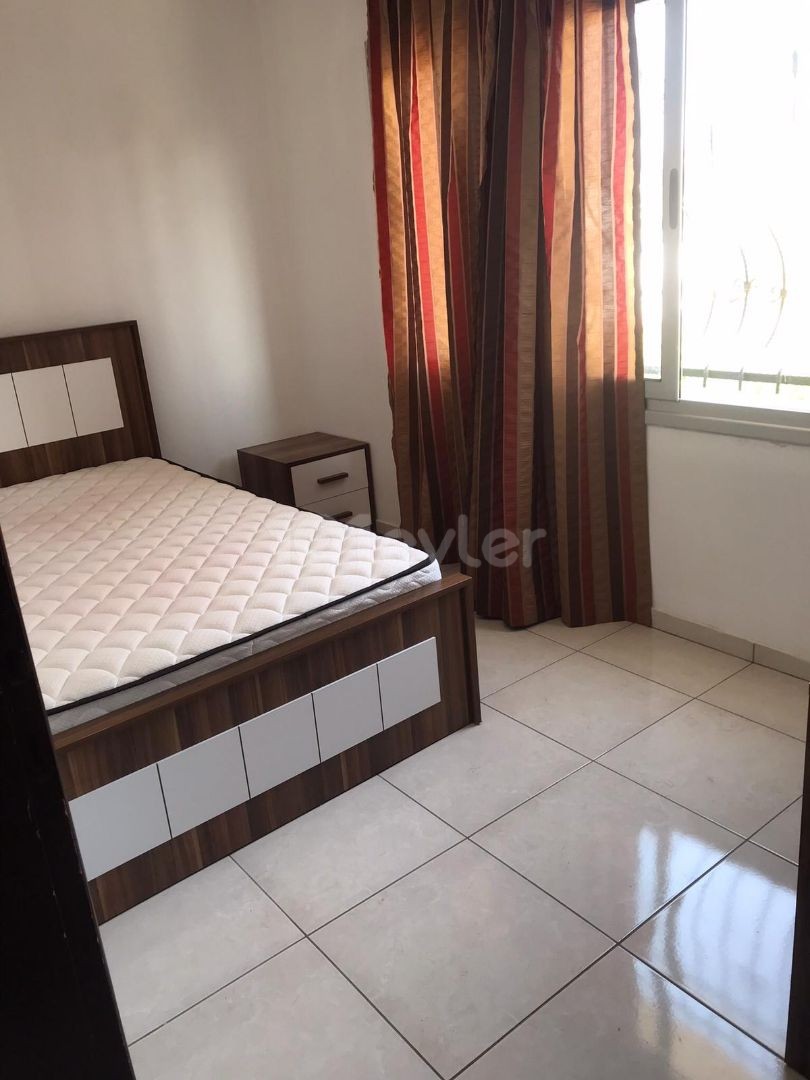  Lefkoşa Yenişehir'in merkezi lokasyonunda full eşyalı kiralık 3+1