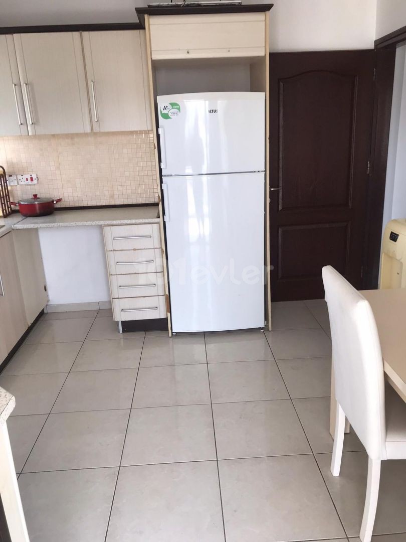  Lefkoşa Yenişehir'in merkezi lokasyonunda full eşyalı kiralık 3+1