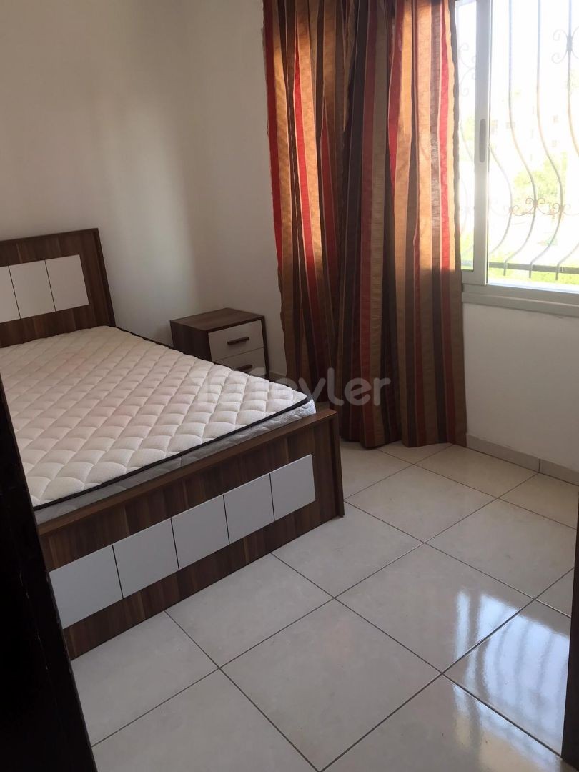  Lefkoşa Yenişehir'in merkezi lokasyonunda full eşyalı kiralık 3+1