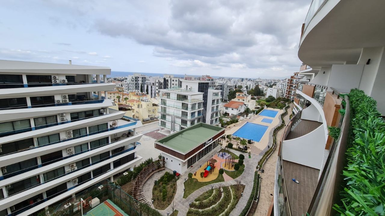 HERRLICHE RESIDENZ MIT BLICK AUF DIE BERGE UND DAS MEER ** 