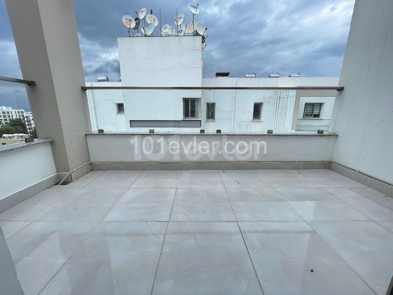 VERY WIDE FURNISHED 3+1 PENTHOUSE IN THE CENTER OF KYRENIA ** 