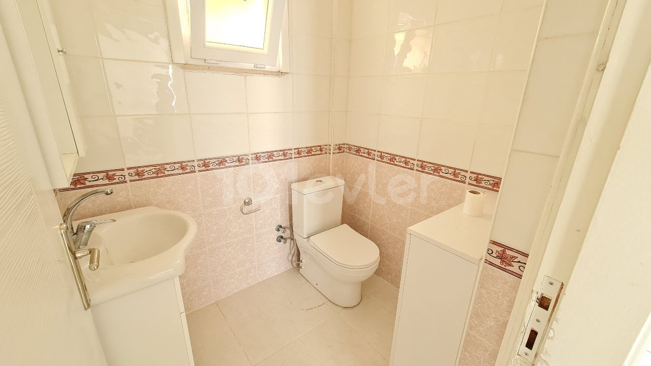 IN THE CENTER OF KYRENIA, 3+1, VERY WIDE FURNISHED 2nd FLOOR FLAT ** 