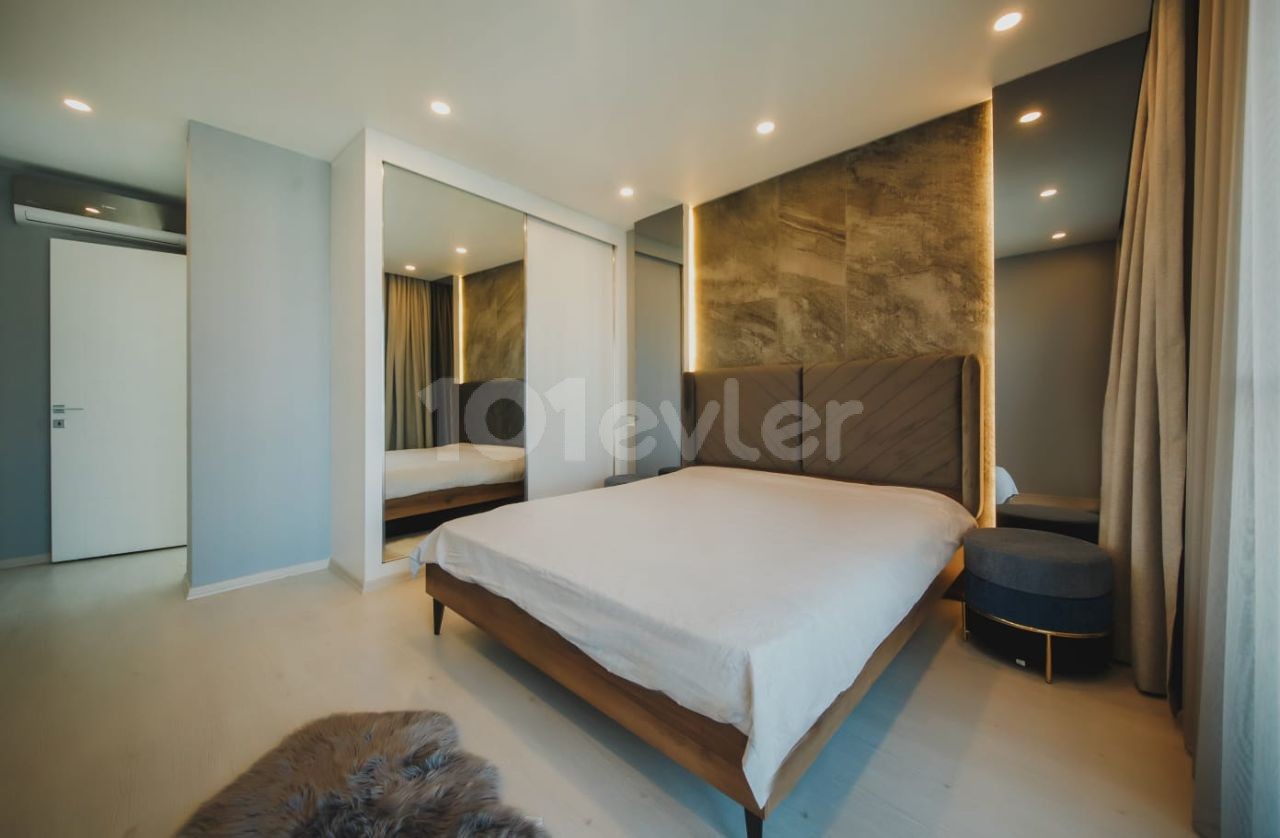 ALSANCAK'TA ULTRA LUX  3+1 VILLA