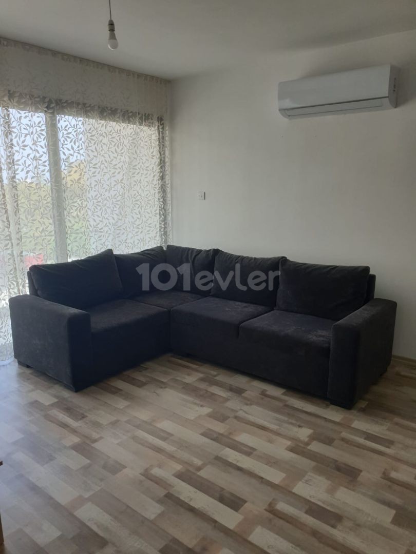 GİRNE İÇİ  4.KAT REZİDANS FULL EŞYALI  2+1 DAİRE