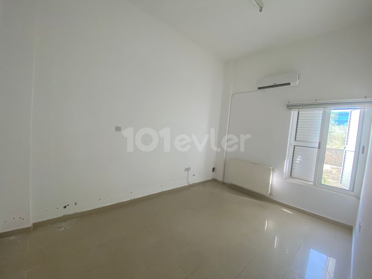 KARAOGLANOGLU 3+ 1 SEMI-FURNISHED VILLA ** 