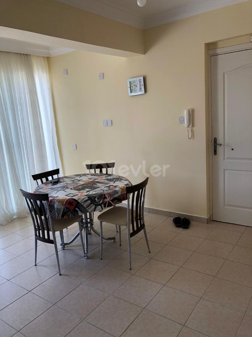 KYRENIA ZENTRUM 2 + 1 WOHNUNG ZU VERMIETEN 3. KAT ** 