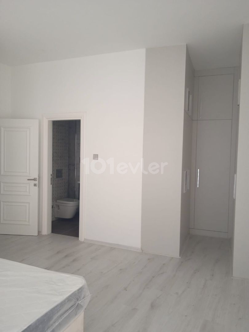 3+1 LUXURIOUS FLAT FOR RENT IN THE CENTER OF KYRENIA