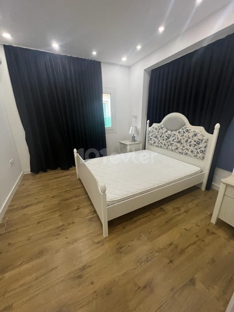 GIRNE MERKEZ 3+1 OZEL HAVUZLU VILLA