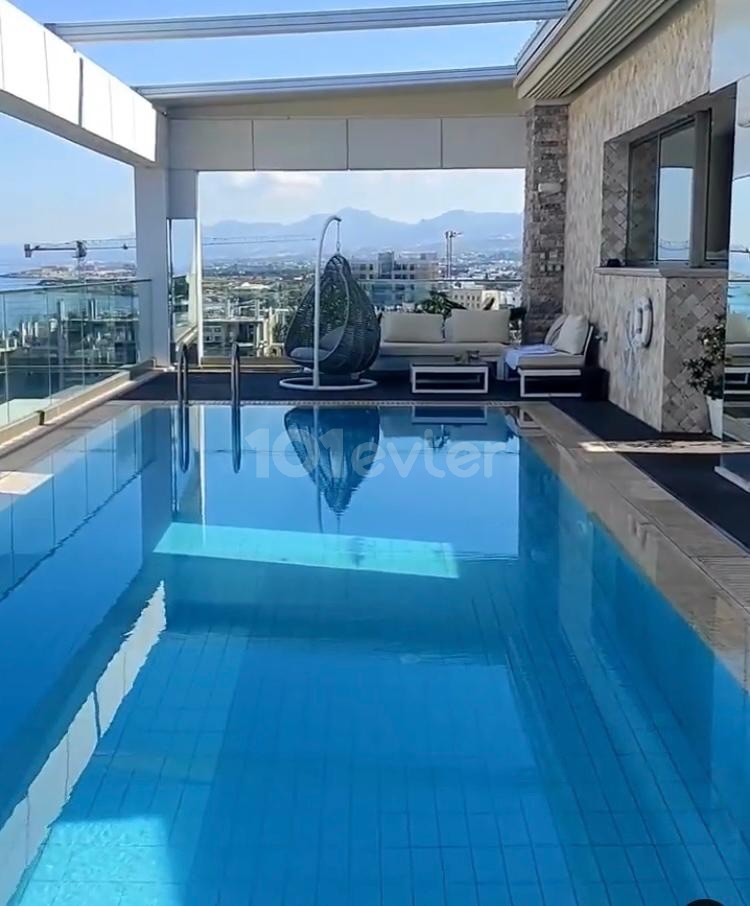 GİRNE MERKEZDE 2+1 PENTHOUSE