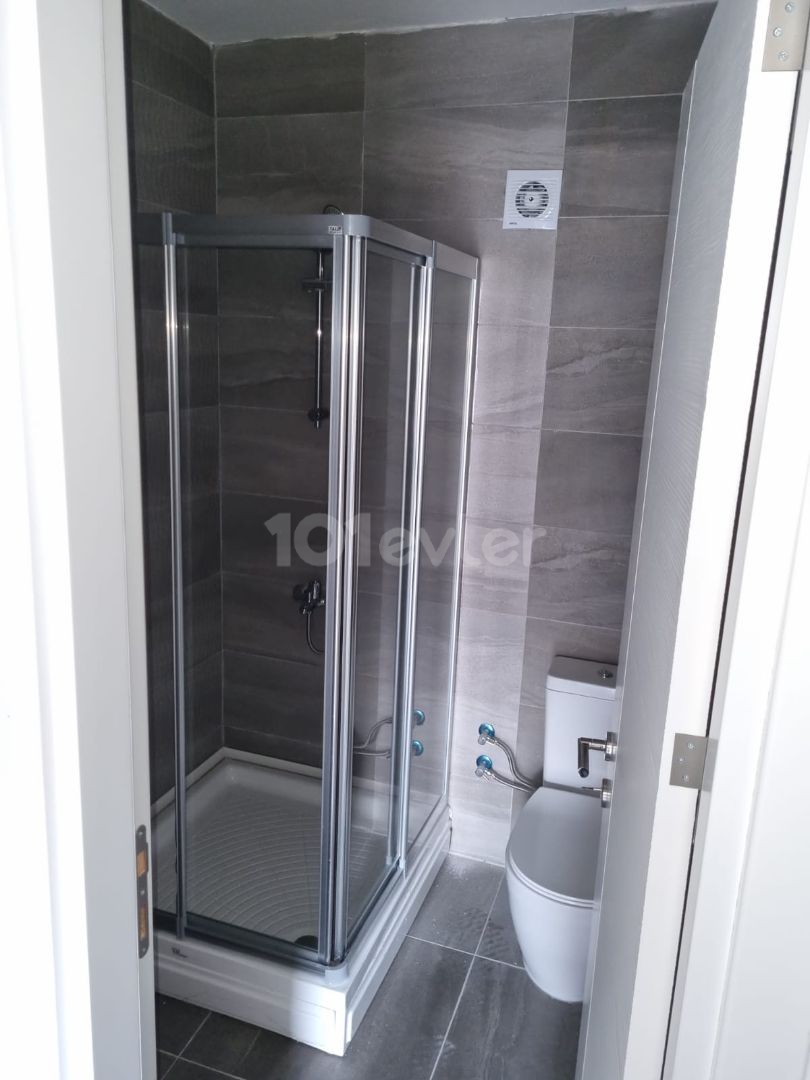 GİRNE DE EŞYASIZ 3+1 DAİRE ( EŞYALI £750 )