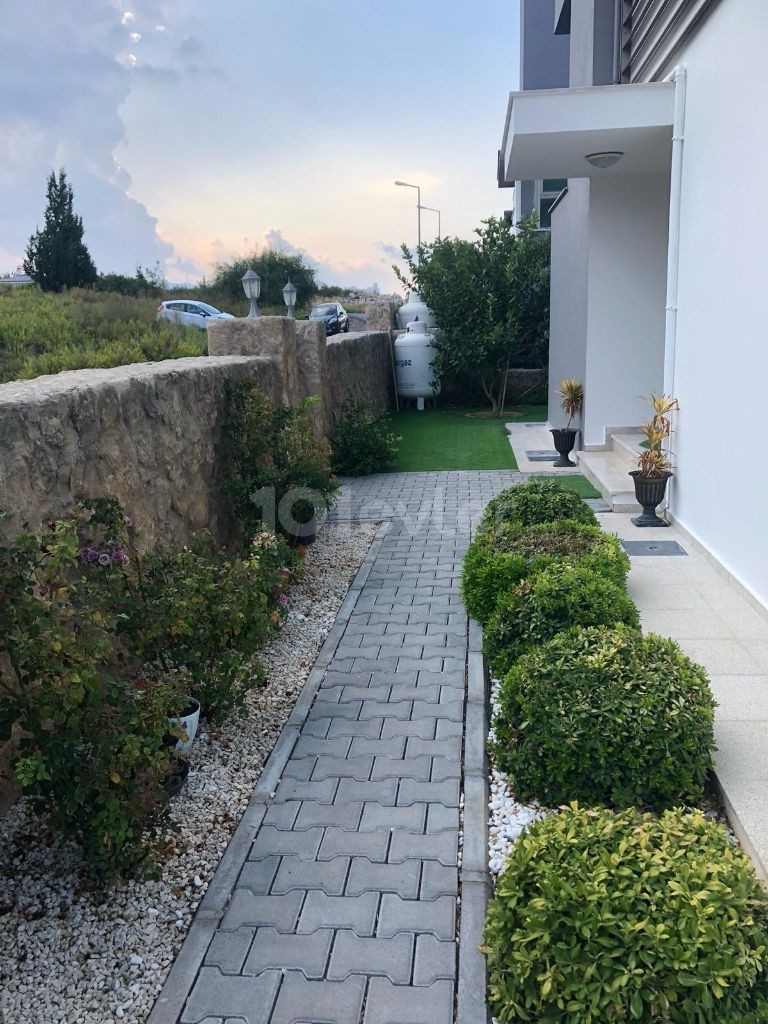 Kyrenia Chatalkoy 3+ 1 Villa for Sale / Duplex with Pool ** 