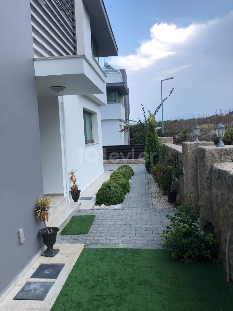 Kyrenia Chatalkoy 3+ 1 Villa for Sale / Duplex with Pool ** 