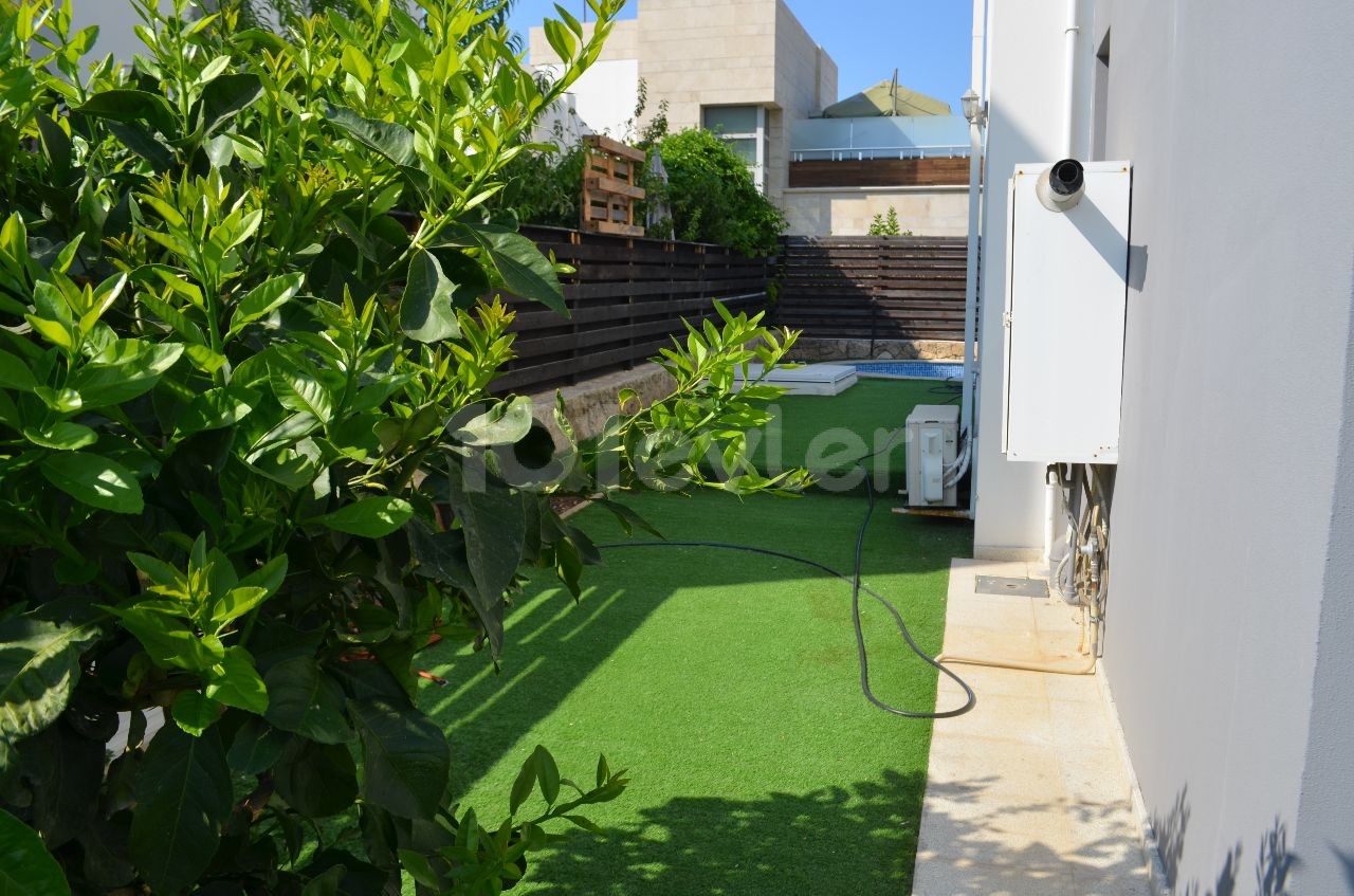 Kyrenia Chatalkoy 3+ 1 Villa for Sale / Duplex with Pool ** 