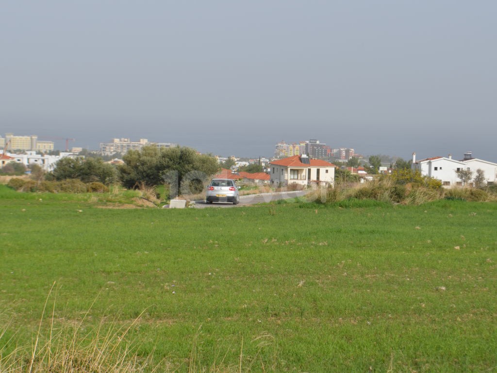 A plot of land for sale in Kyrenia Als Decak ** 