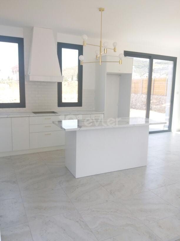 4+1 Exklusive Designvilla Zum Verkauf In Kyrenia Alsancak ** 