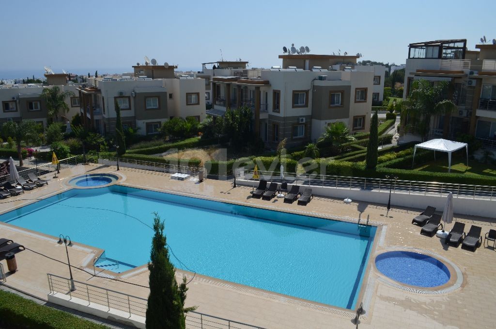 Girne Alsancak 1+1 Satılık Daire / Site İçerisinde Bahçeli