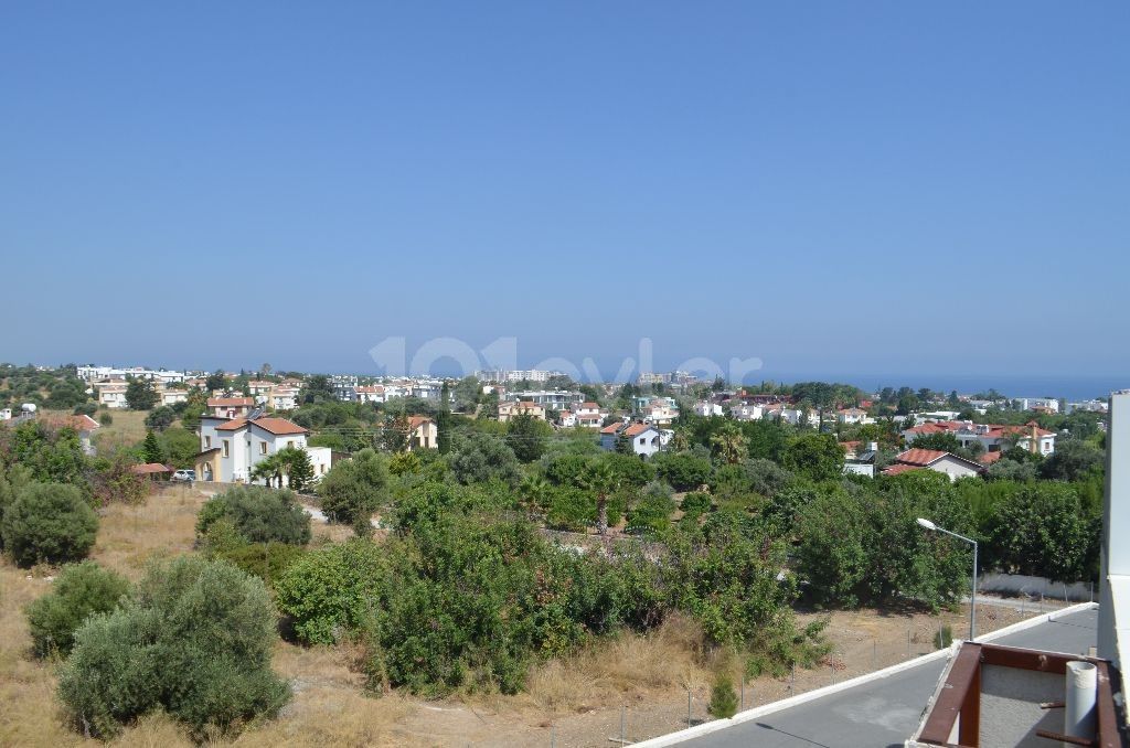 Girne Alsancak 1+1 Satılık Daire / Site İçerisinde Bahçeli