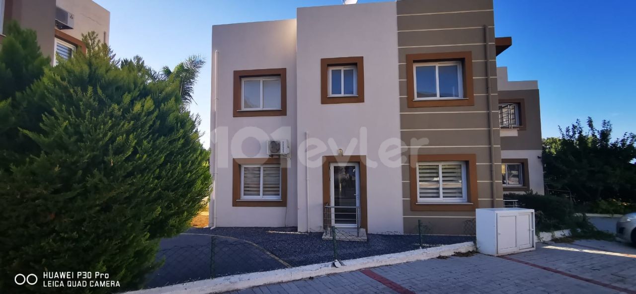 Girne Alsancak 1+1 Satılık Daire / Site İçerisinde Bahçeli