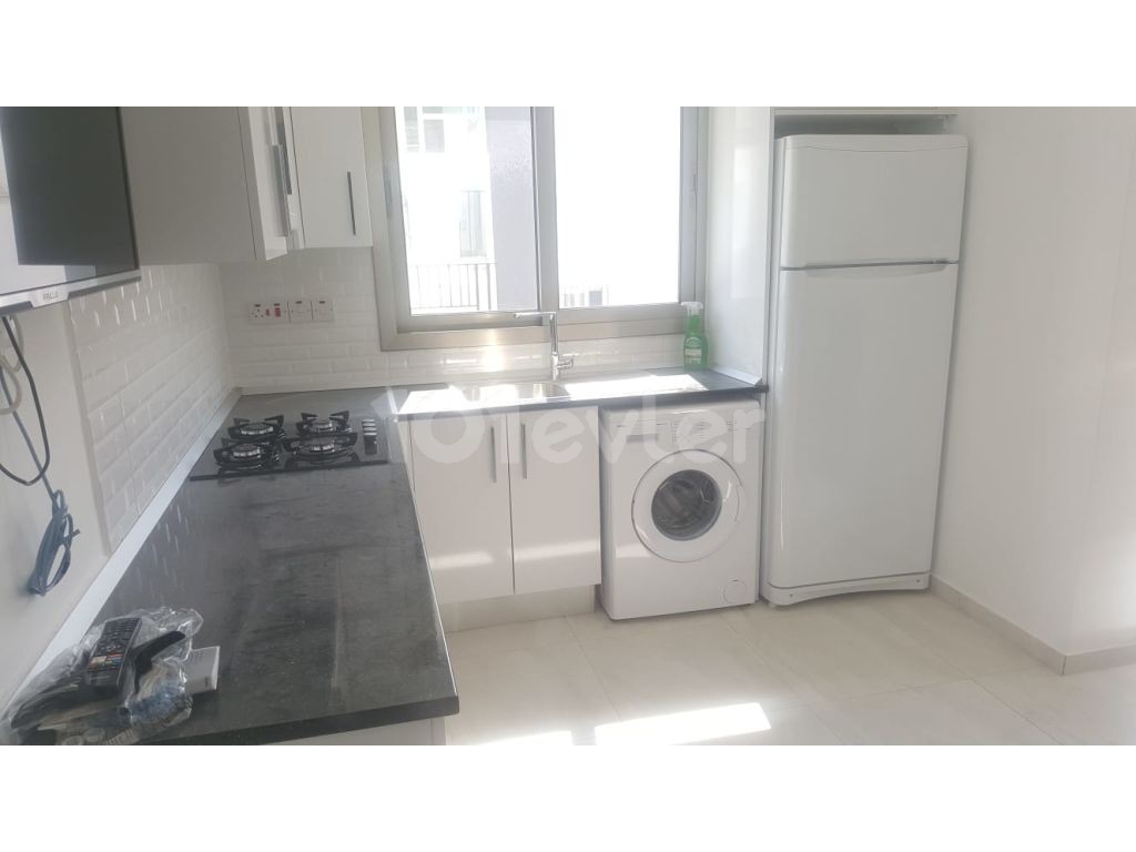 Girne Karakum'da aAna cadde üzerinde 2+1 Kiralık Daire