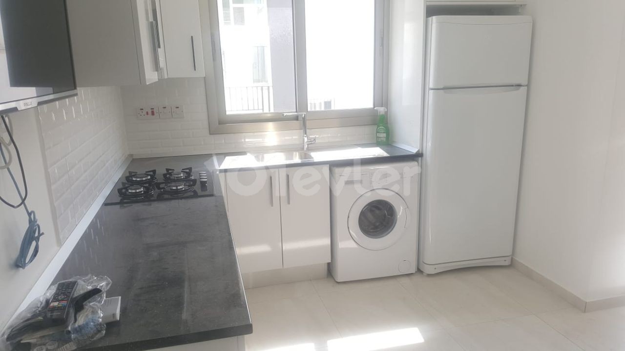 Girne Karakum'da aAna cadde üzerinde 2+1 Kiralık Daire