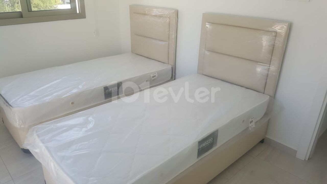 Girne Karakum'da aAna cadde üzerinde 2+1 Kiralık Daire