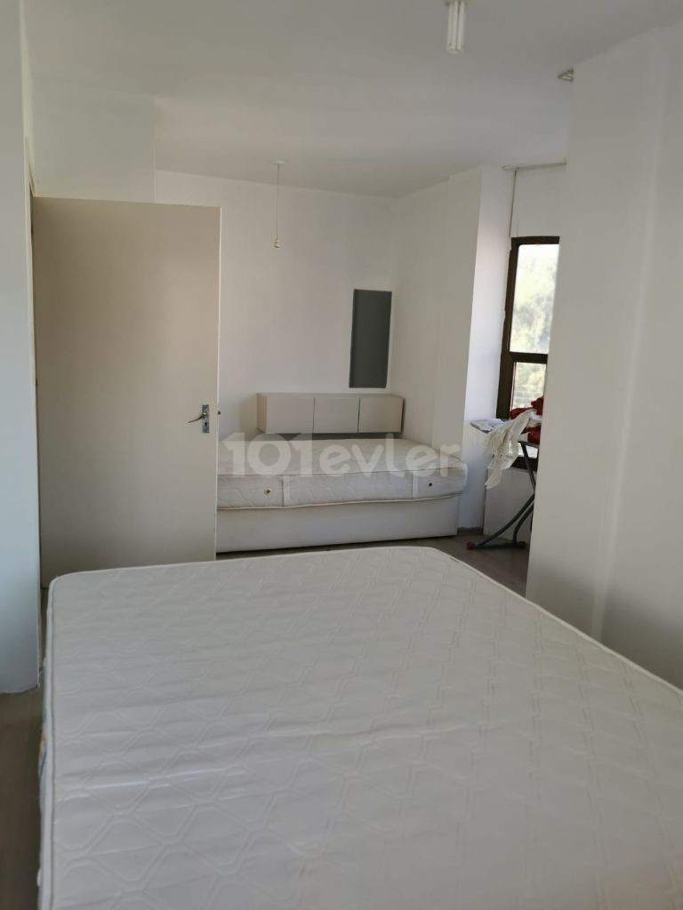 Flat To Rent in Girne Merkez, Kyrenia