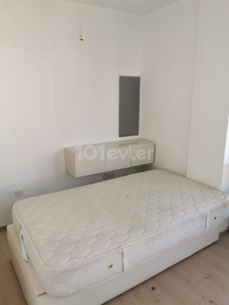 Flat To Rent in Girne Merkez, Kyrenia