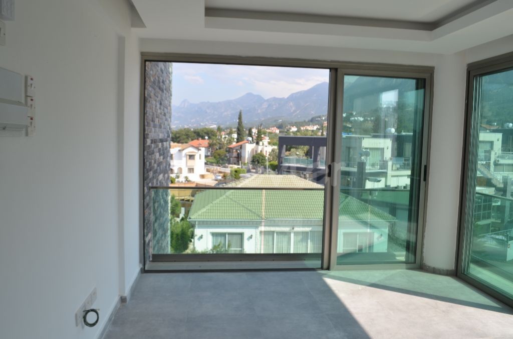 Girne Merkez  Satılık 3+1 Penthouse