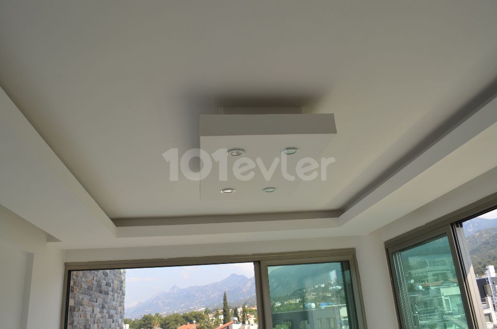 Girne Merkez  Satılık 3+1 Penthouse