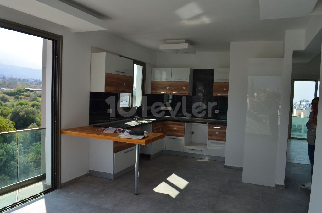 Girne Merkez  Satılık 3+1 Penthouse