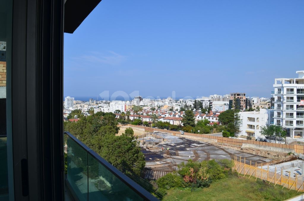 Girne Merkez  Satılık 3+1 Penthouse