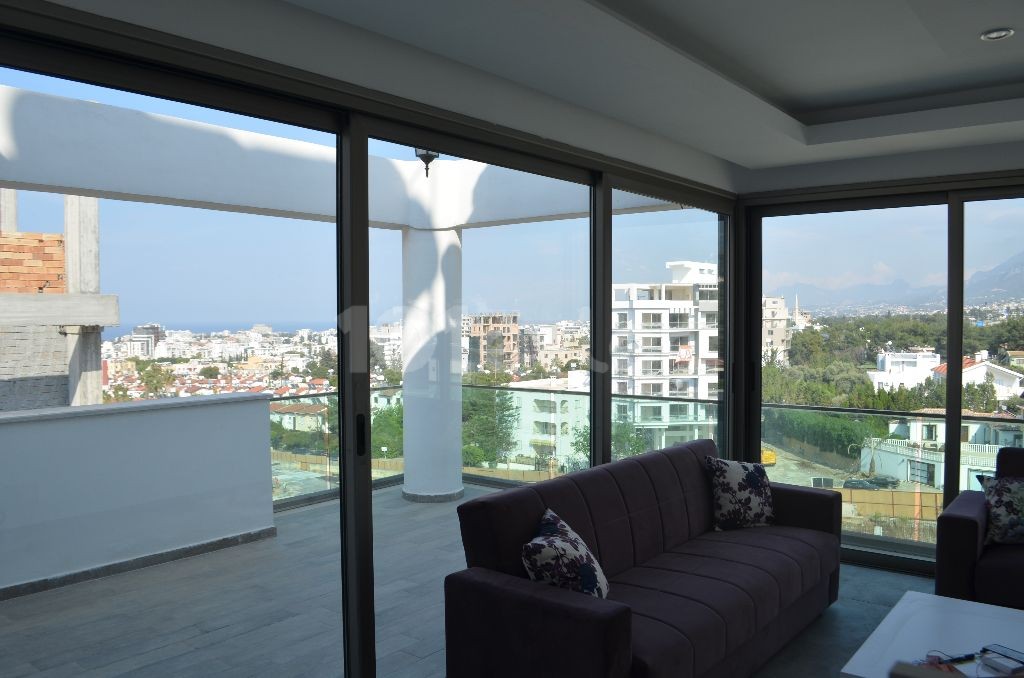 Girne Merkez  Satılık 3+1 Penthouse