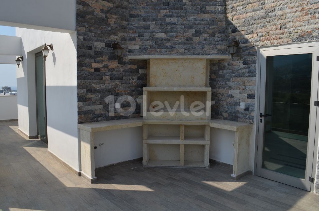 3+1 Penthouse Apartment for Sale in Kyrenia Central ** 