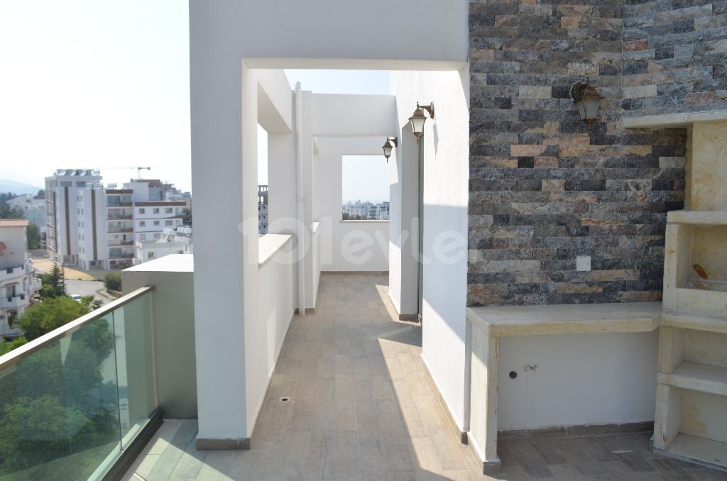 Girne Merkez  Satılık 3+1 Penthouse