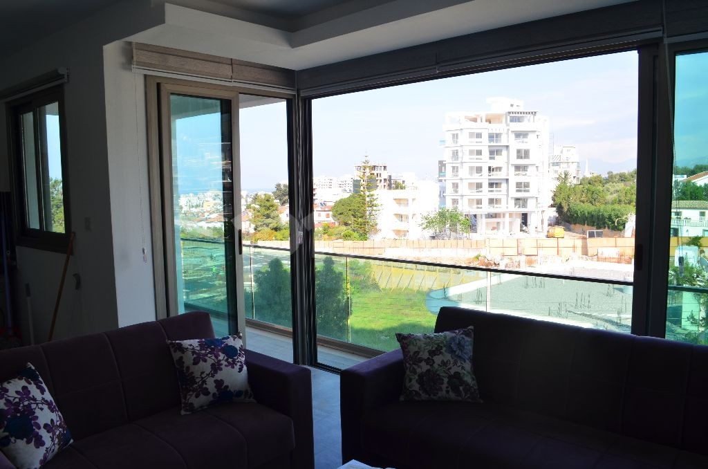 Girne Merkez  Satılık 3+1 Penthouse