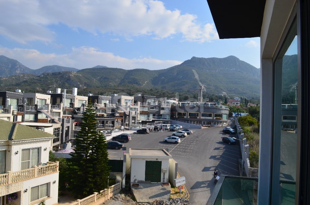 Girne Merkez  Satılık 3+1 Penthouse