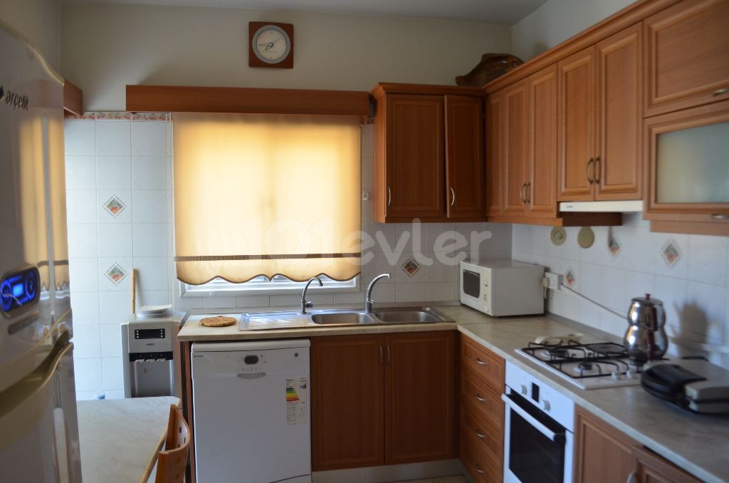 Flat To Rent in Zeytinlik, Kyrenia