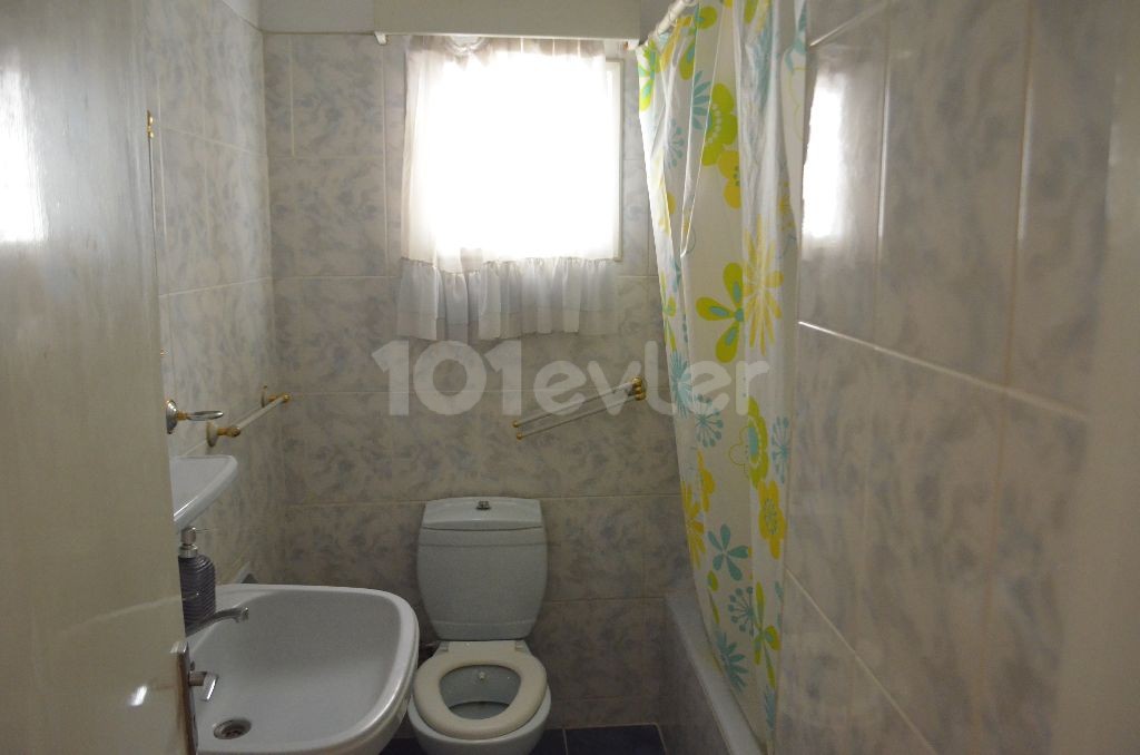 Flat To Rent in Zeytinlik, Kyrenia