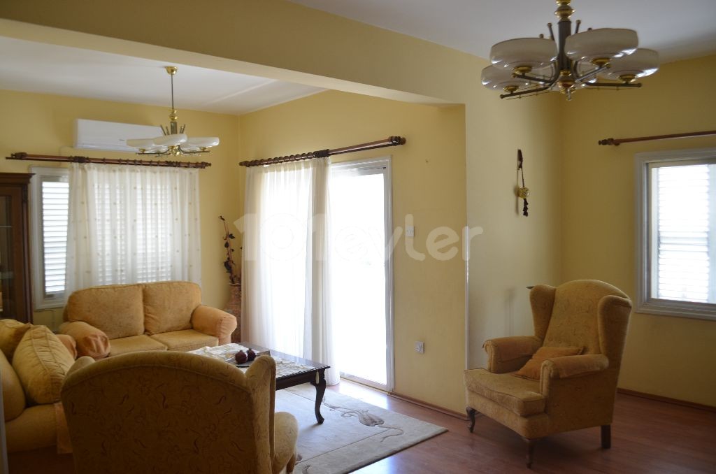 Flat To Rent in Zeytinlik, Kyrenia