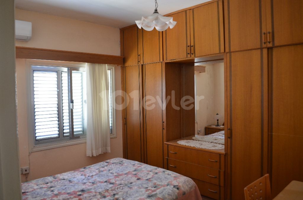 Flat To Rent in Zeytinlik, Kyrenia