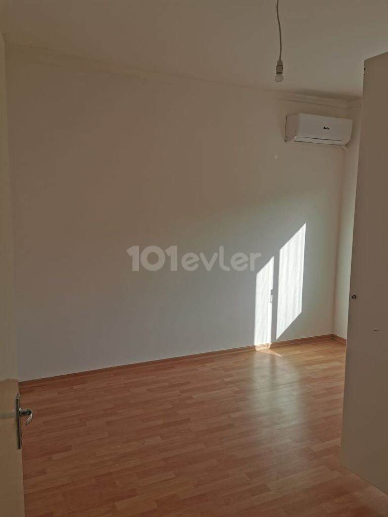 Flat To Rent in Zeytinlik, Kyrenia