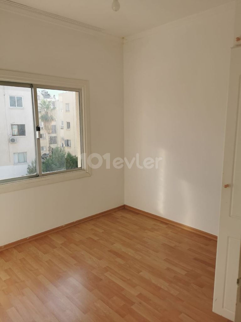 Flat To Rent in Zeytinlik, Kyrenia