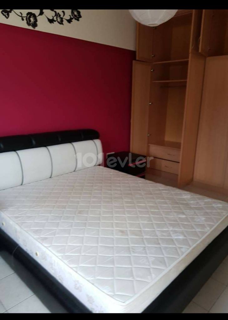 GİRNE/Karaoğlan -Edremit Bölgesinde Deniz ,Dağ ,  Manzaralı Özel Site İçerisinde Havuzlu 3+1 Teraslı Villa