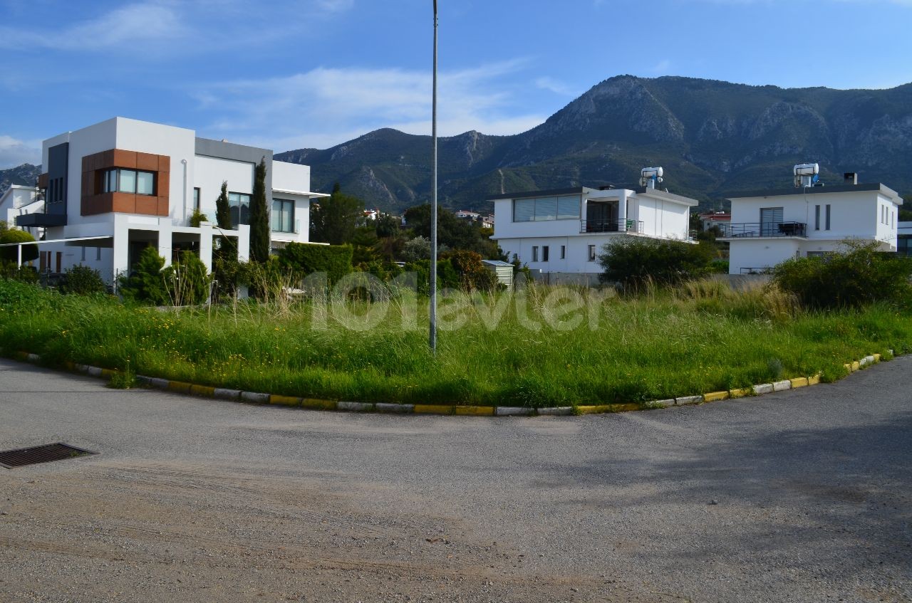 Land for Sale in Kyrenia Bellapais dec Corner Parcel ** 